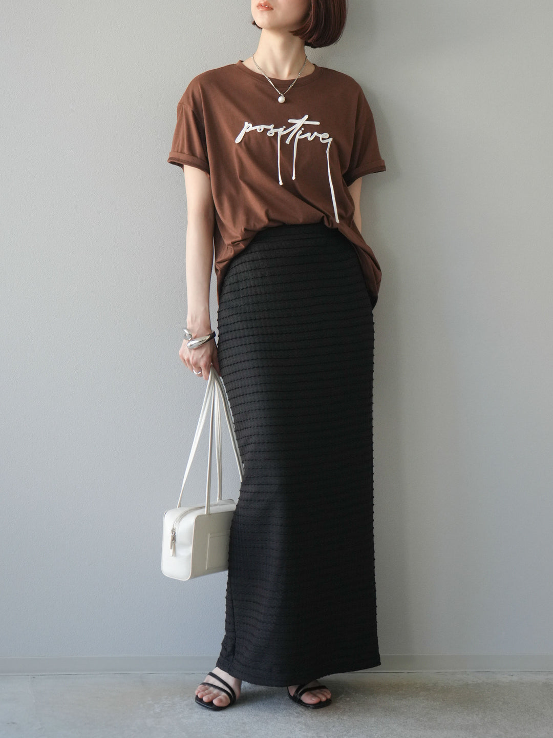 [予約]コード刺繍ロゴTシャツ/ブラウン