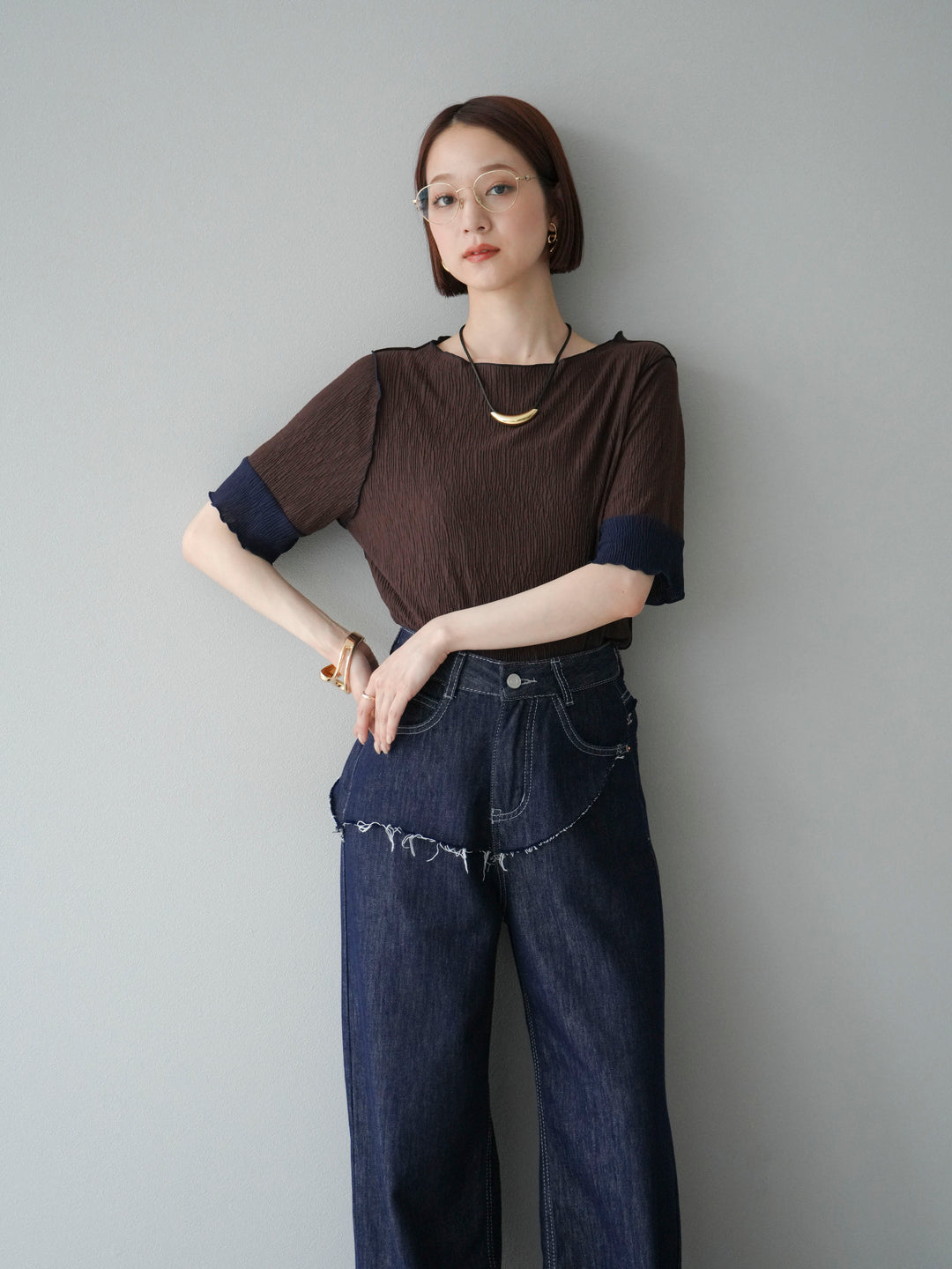 [SET] 百褶同色船領套頭衫 + 臀部設計牛仔褲（2 件組）