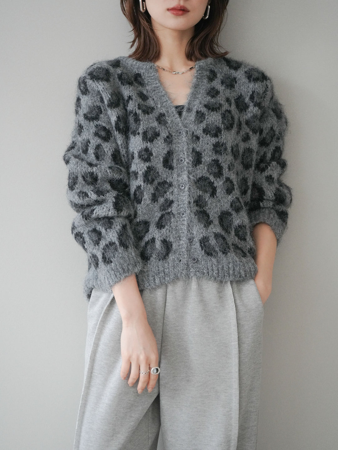 [SET]モヘアタッチレオパード柄ニットカーディガン+選べるアクセセット(2set)