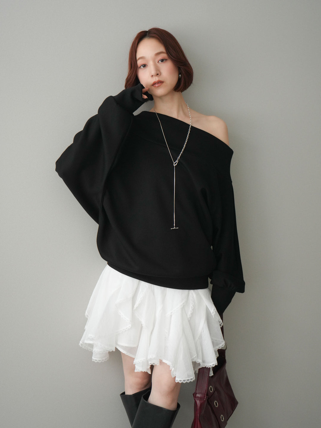 [SET]アシンメトリーオフショルポンチプルオーバー+ラッフルレースミニスカート(2set)