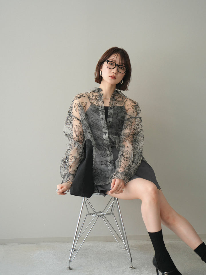 [予約]チュールフラワー刺繍オーバーシャツ/black