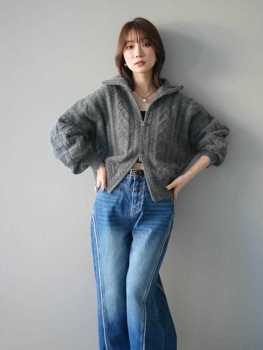 [SET]ケーブル編みハイネックZIPニットカーディガン+サイドフリンジワイドデニムパンツ(2set)