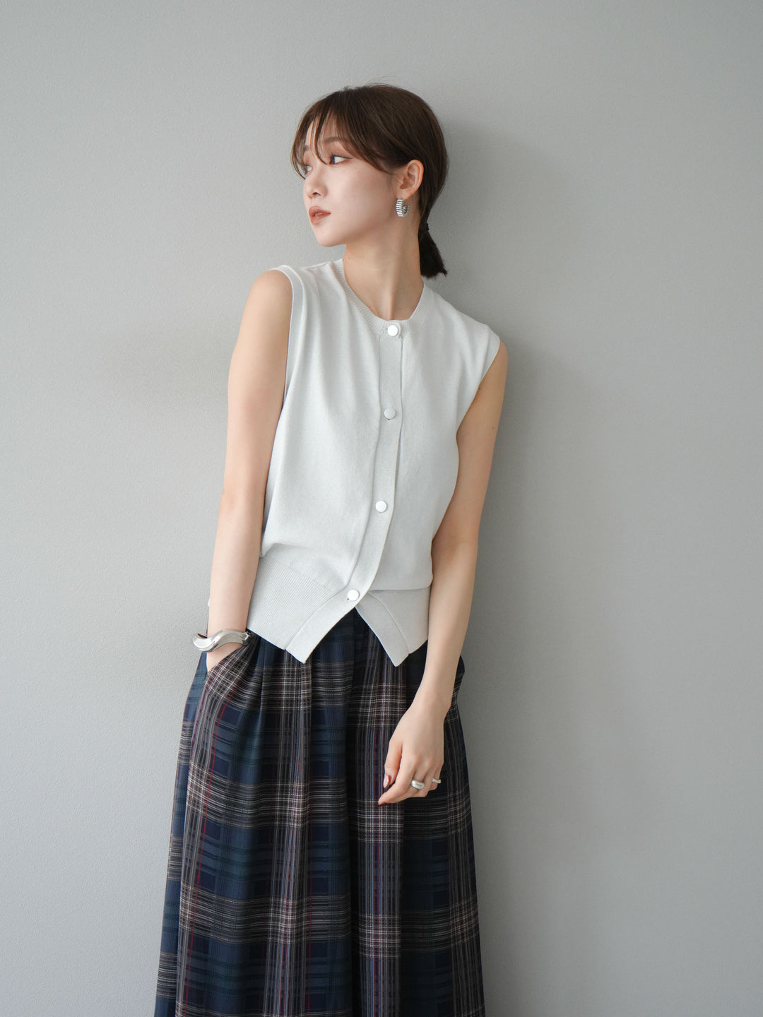 [SET] 金銀絲針織背心 + 透視格紋寬鬆褲 (2 件套)