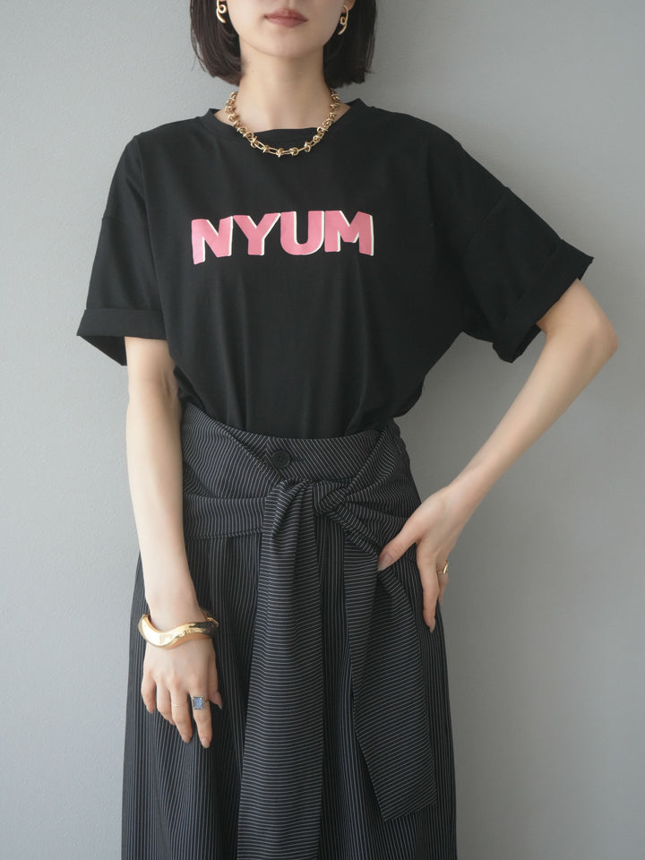 [預訂]“NYUM”標誌印花乾爽觸感棉質T卹/黑色