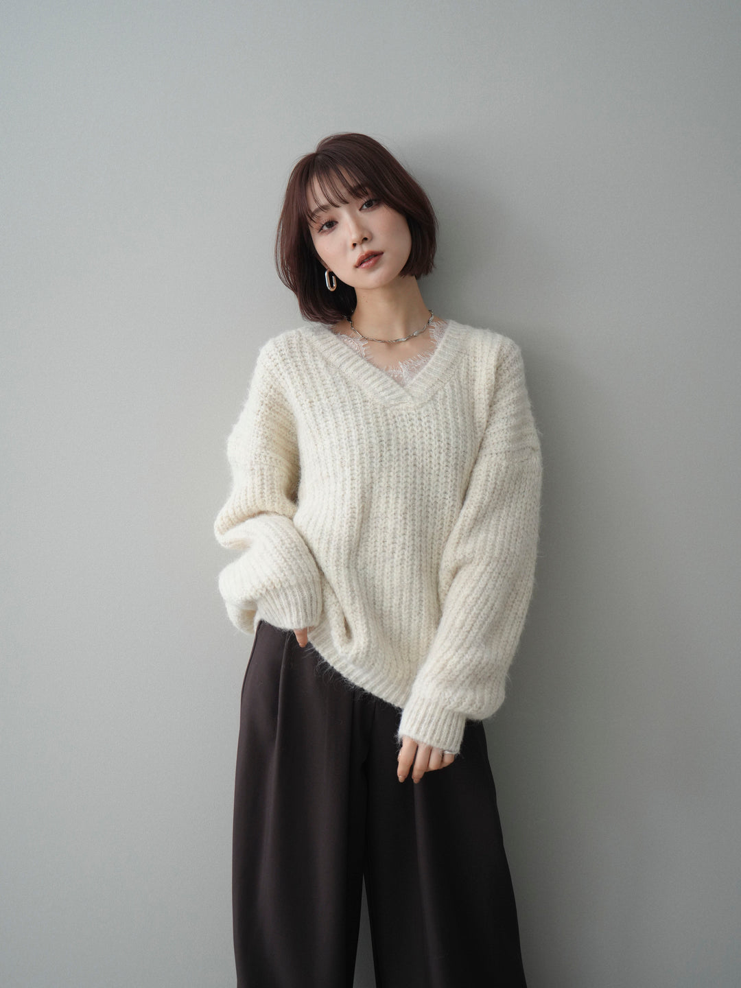 [予約]Vネックレースニットプルオーバー/white