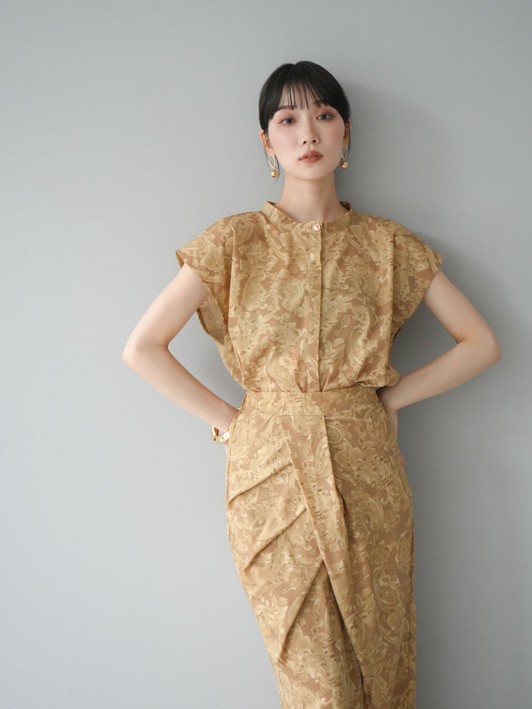 [SET]ペイズリープリントゴールドボタンブラウス+ペイズリープリントタックIラインスカート(2set)