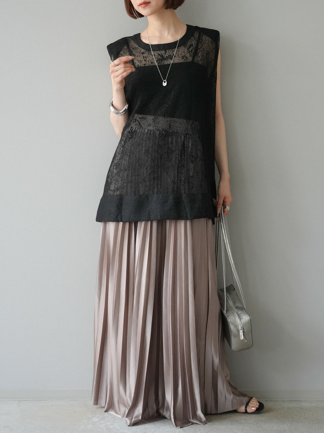 [予約]シャイニーレースプルオーバー/ブラック