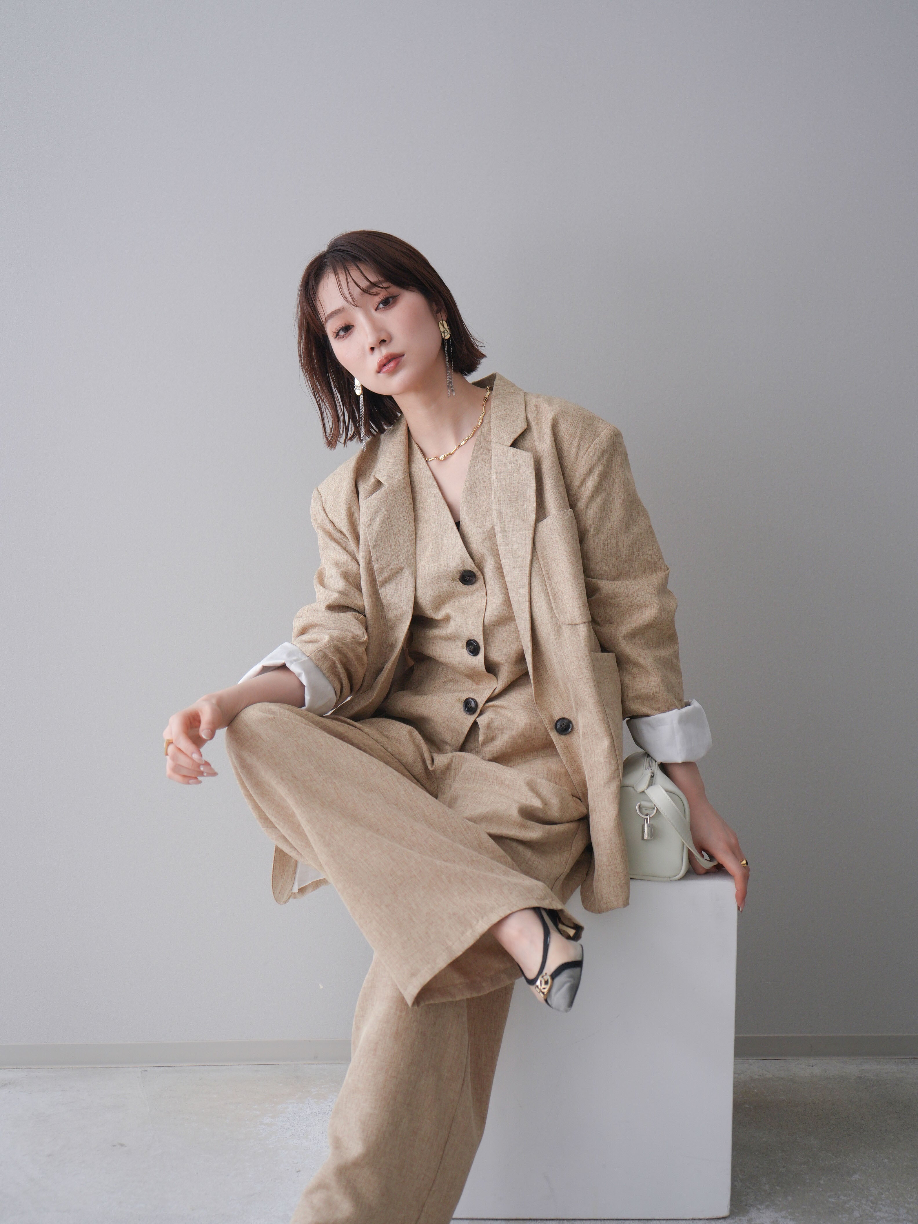 専用商品ですallureville リネンライクテーラードジャケット　ベージュ 予約]リネンライクテーラードジャケット/beige – Lumier