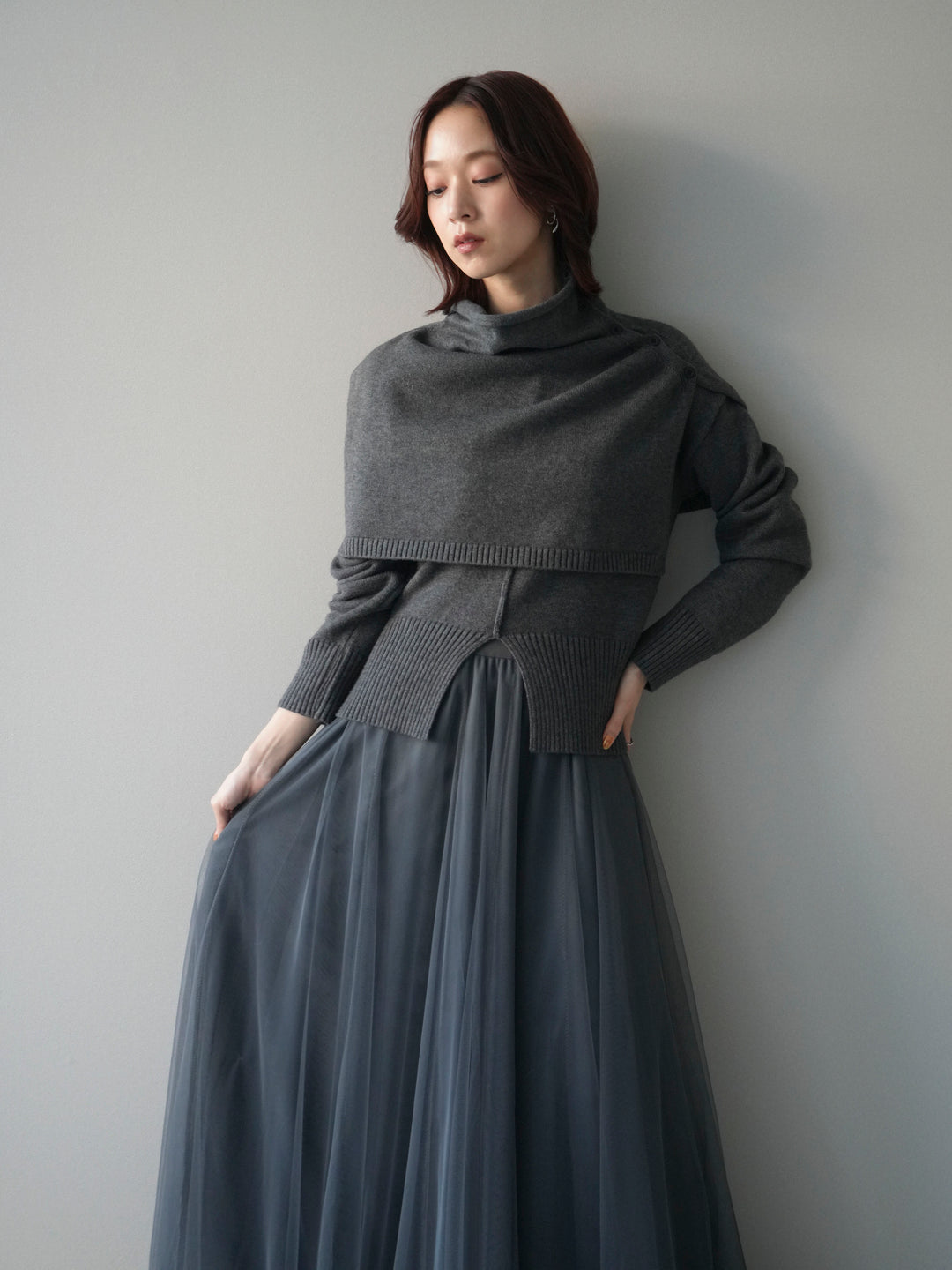 [予約]フロントスリットネックアンサンブルニット/charcoal