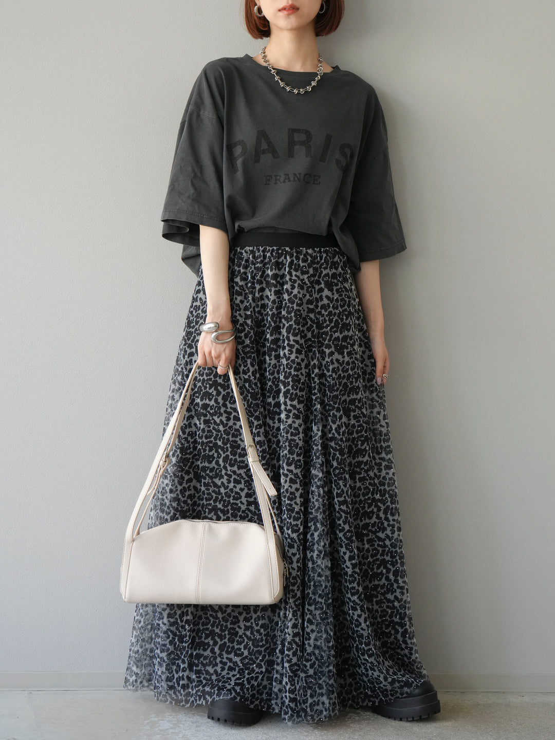 [予約]ピグメントロゴプリントTシャツ/チャコール