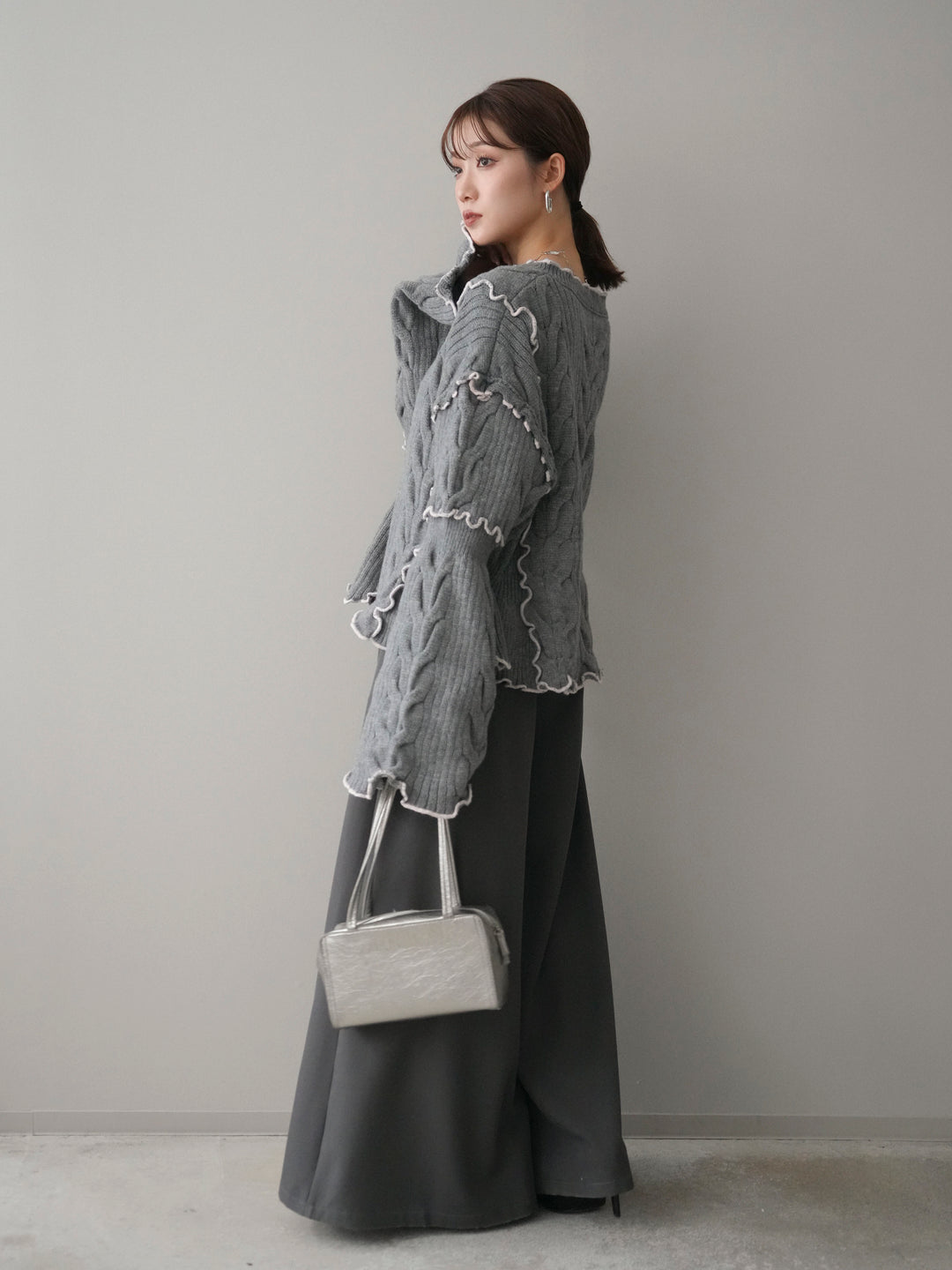 [SET]フロントリボン配色メローニットカーディガン+テープベルトタックバギーパンツ(2set)