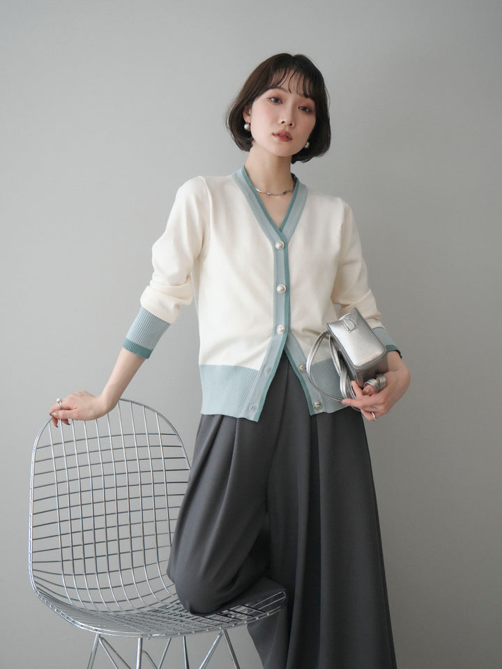 [予約]デザインボタン配色Vネックニットカーディガン/offwhite