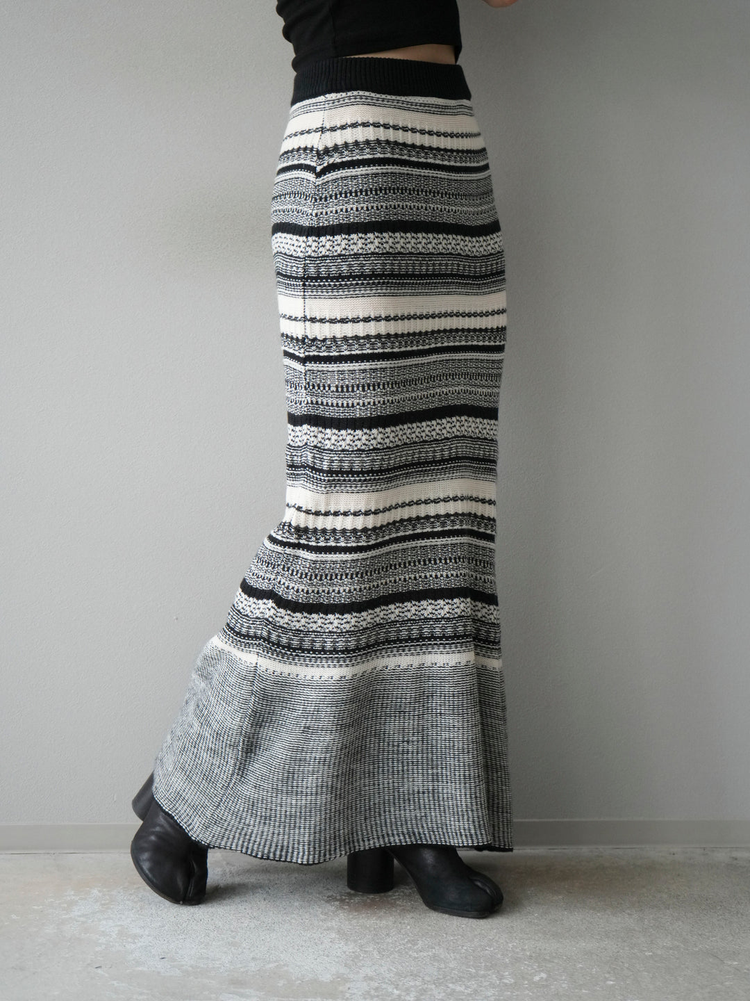 [予約]ガーター編みニットロングスカート/ホワイト×ブラック