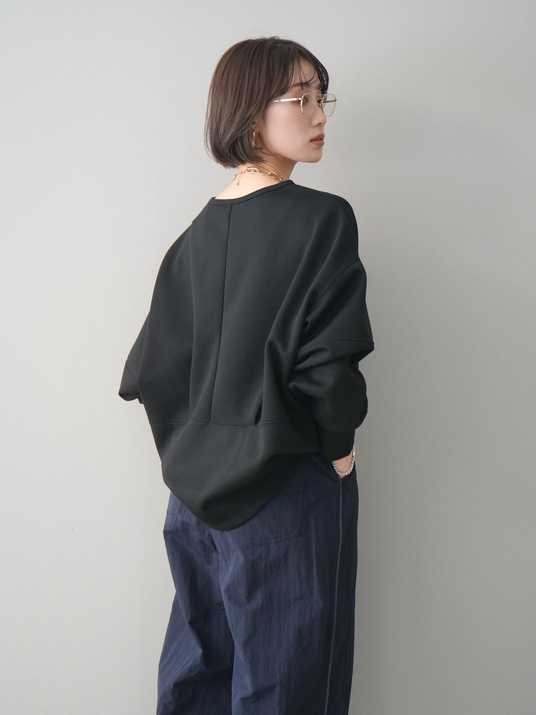 [予約]ライトポンチコクーンプルオーバー/black