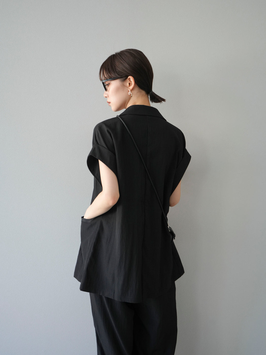 [套裝] 亞麻風格無袖雙背心 + 雙肩帶剪裁羅紋胸罩吊帶背心（2 件套）