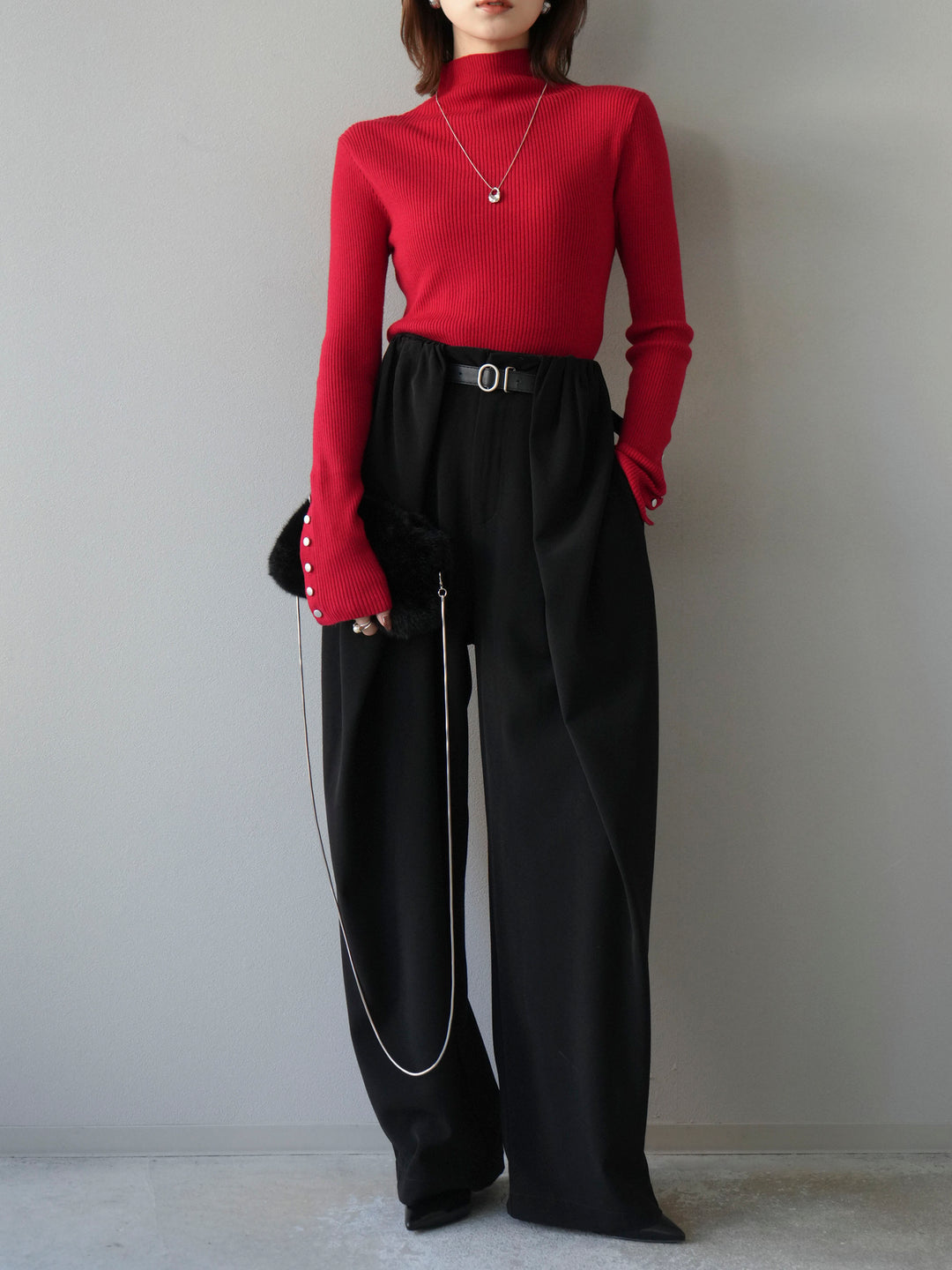 [予約]袖ボタンボトルネックリブニットトップス/レッド