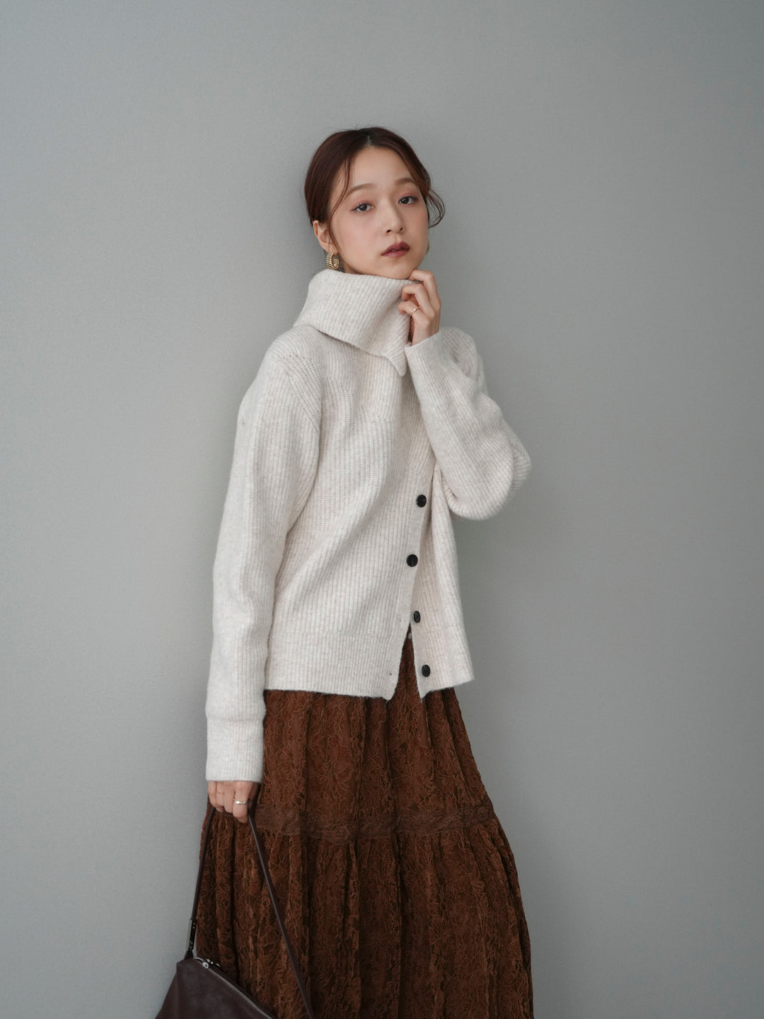 [SET]ハイネックデザインボタンニットカーディガン+起毛レースティアードスカート(2set)
