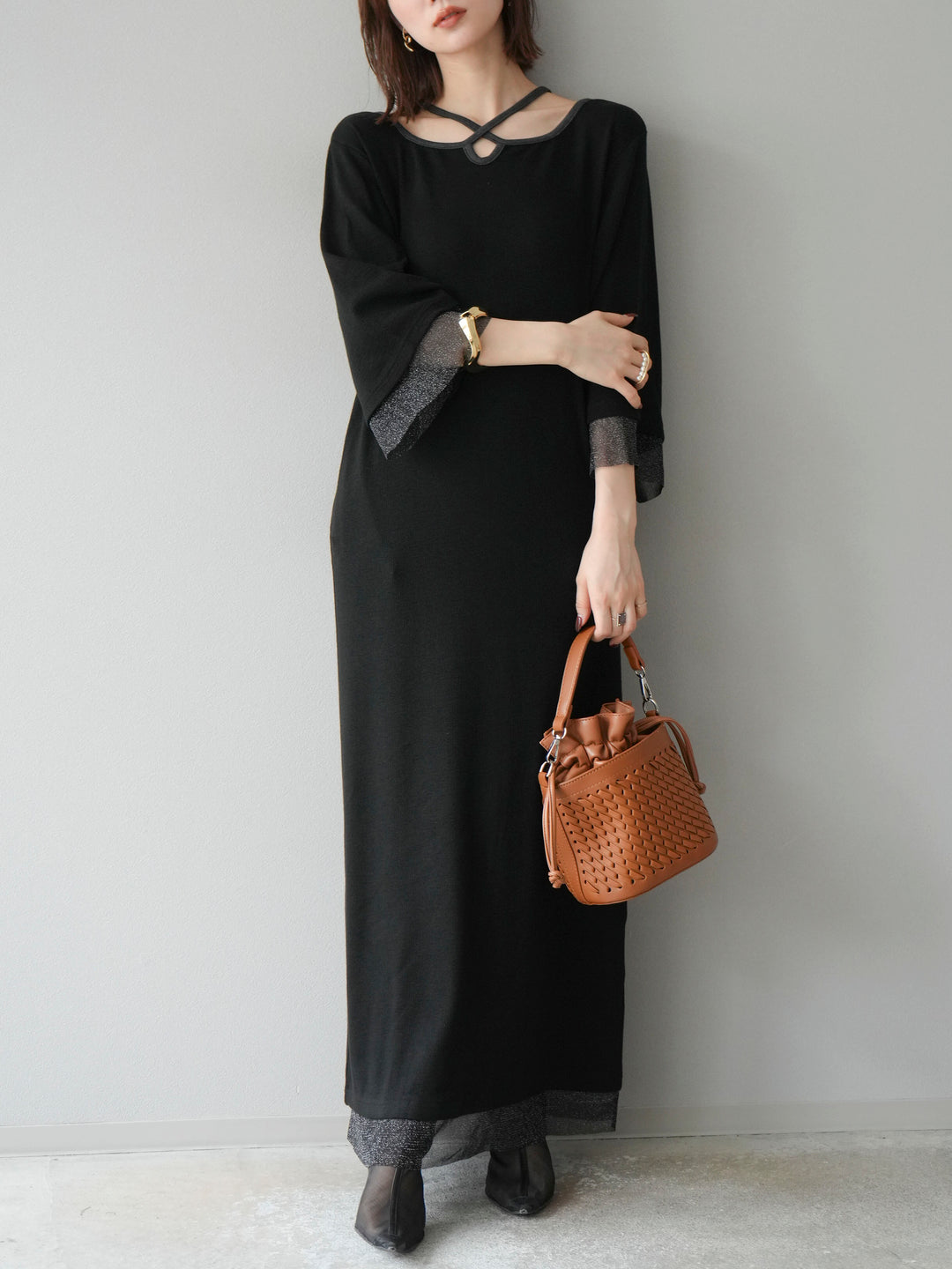 [予約]デザインネックラメシアー切替ニットワンピース/ブラック