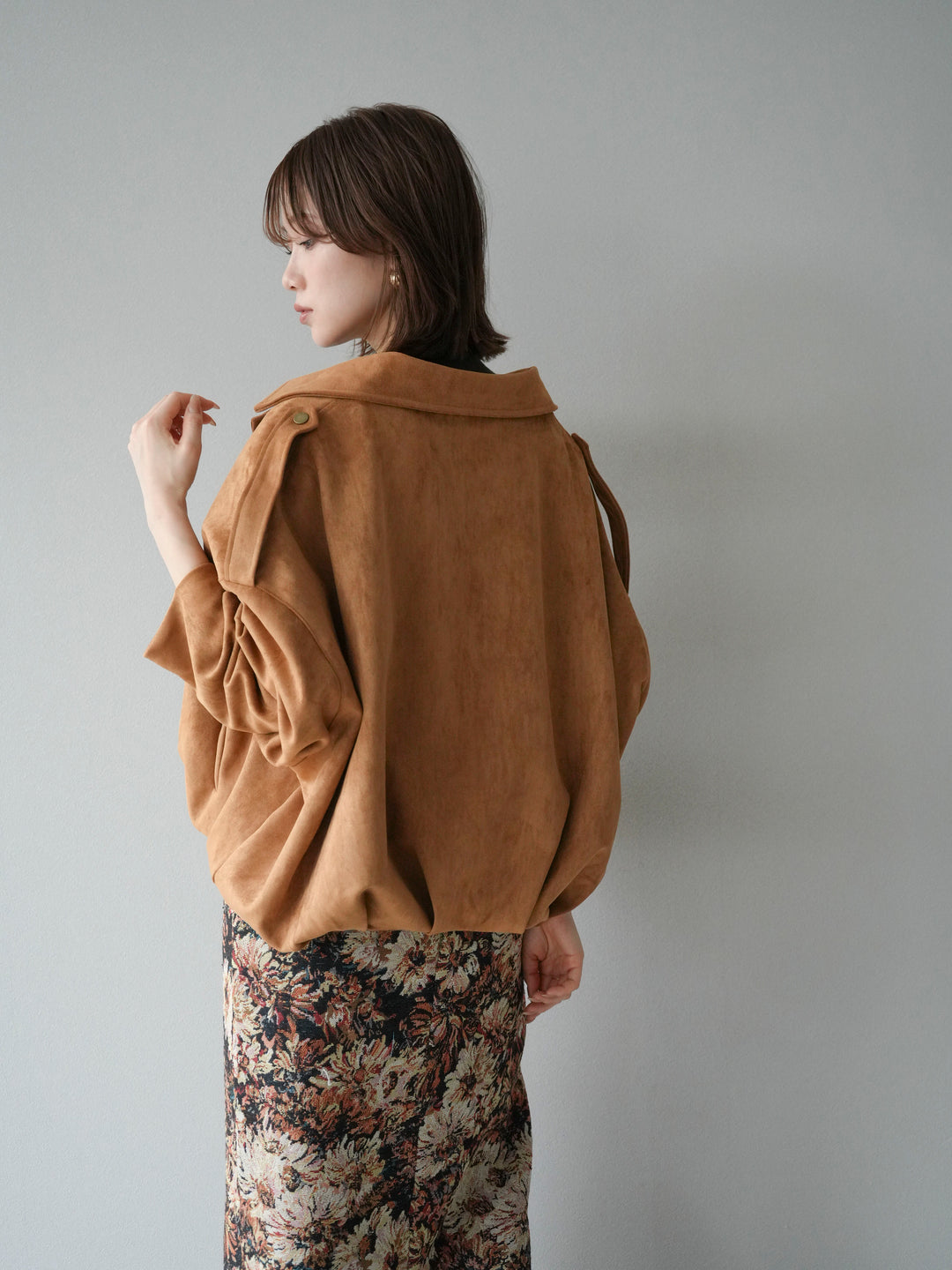 [套裝] 麂皮外套 + 小領法式針織上衣 + 哥布蘭前拉鍊緊身裙（3 套）