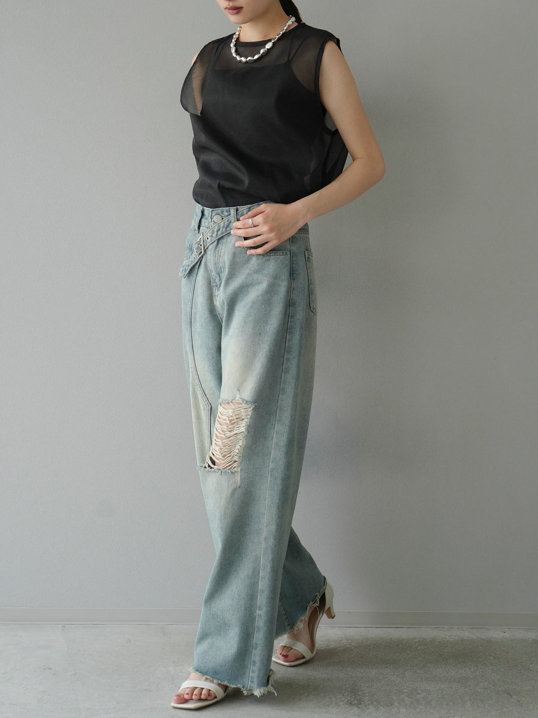 [SET] Organdy sleeveless top + belt asymmetrical damaged denim (2set)