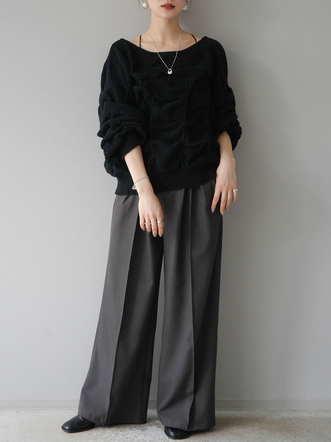 [予約]バックオープンシャーリングニットプルオーバー/ブラック