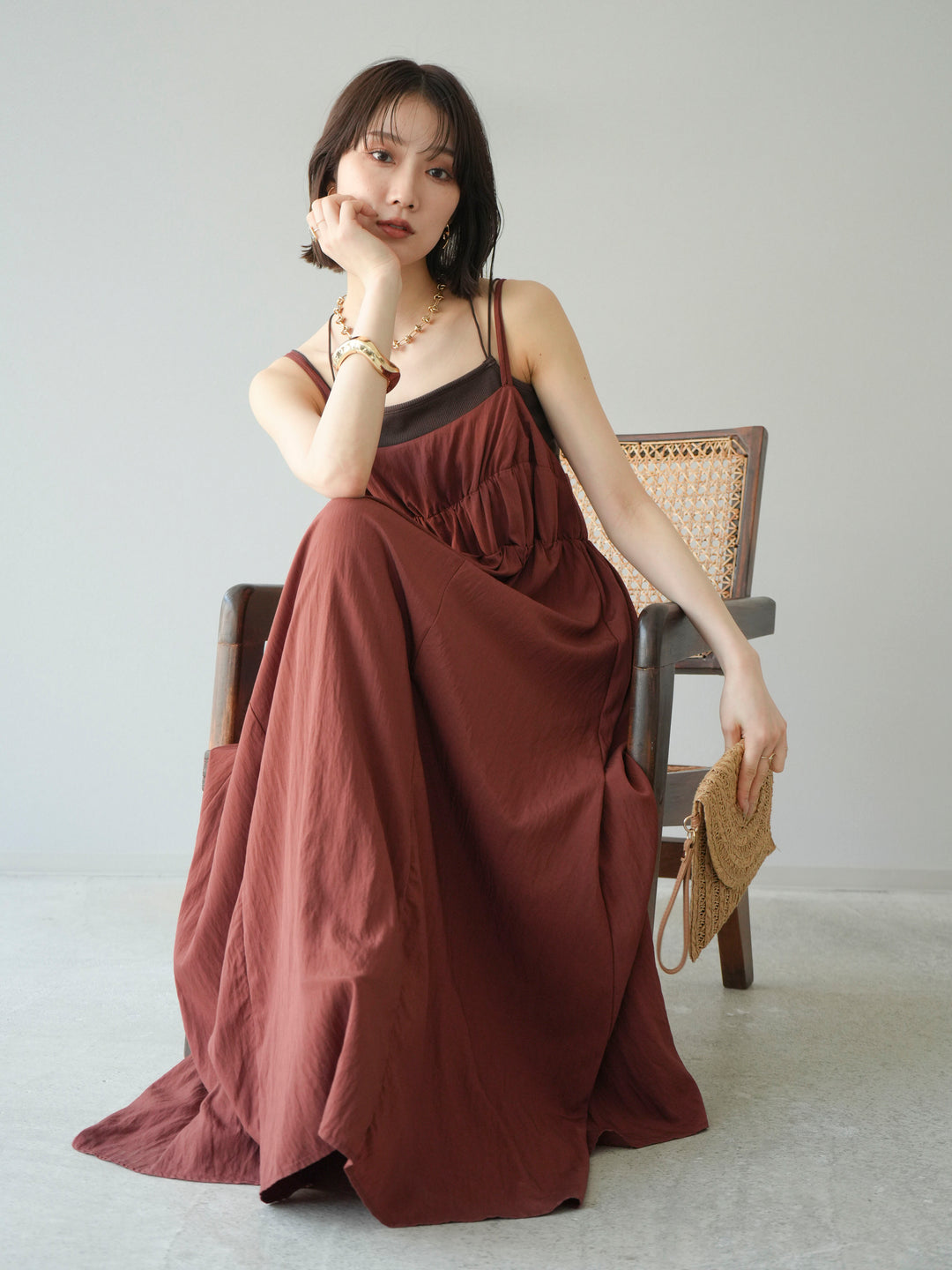 [SET]レーヨンシャーリングキャミワンピース+カップ付きバッククロスキャミソール(2set)