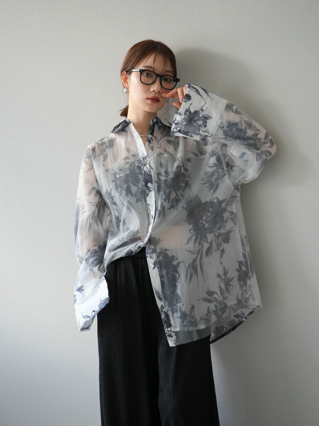 [予約]チュールドッキングフラワー柄オーバーサイズシャツ/グレー