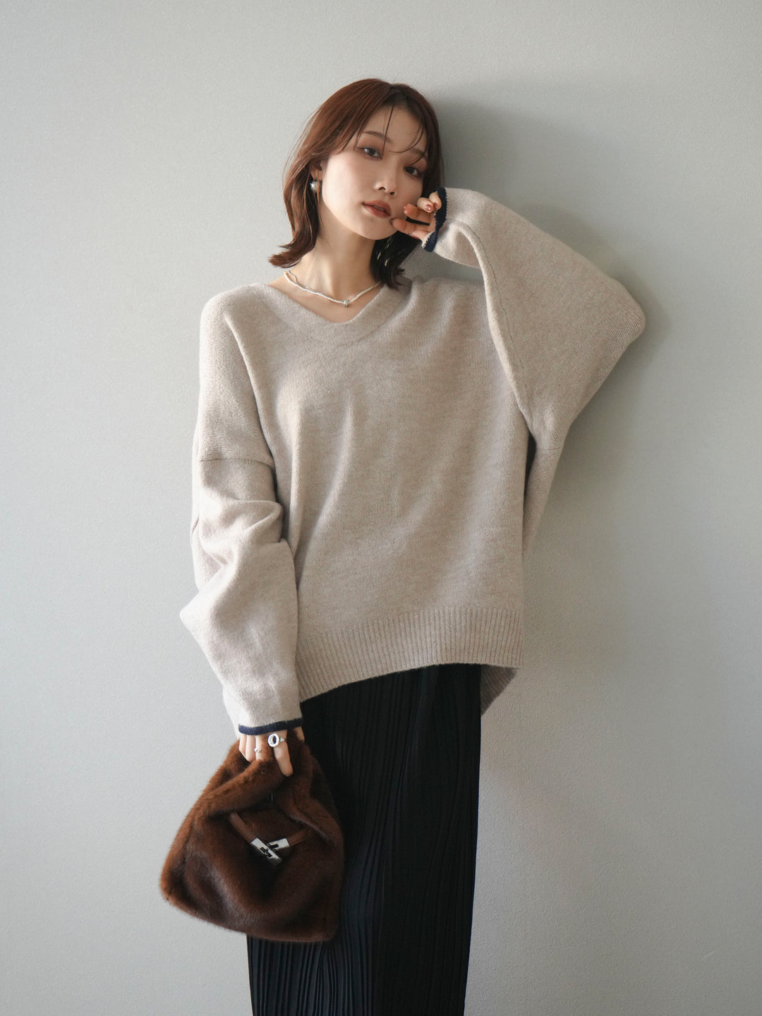 [SET]Vネック配色スリーブニットプルオーバー+選べるアクセセット(2set)