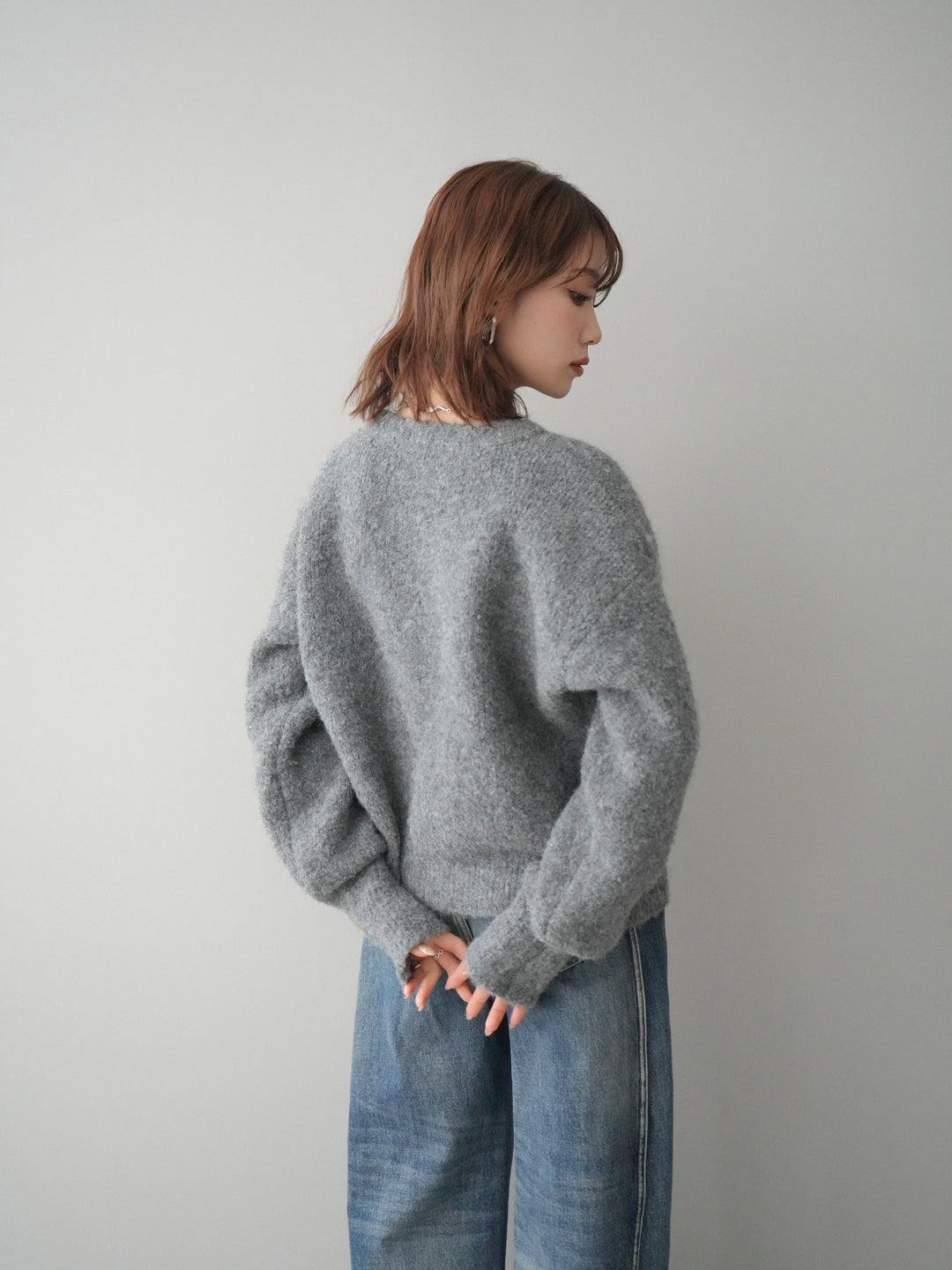 [予約]テープ刺繍ホック開きブークレニットカーディガン/mokugray