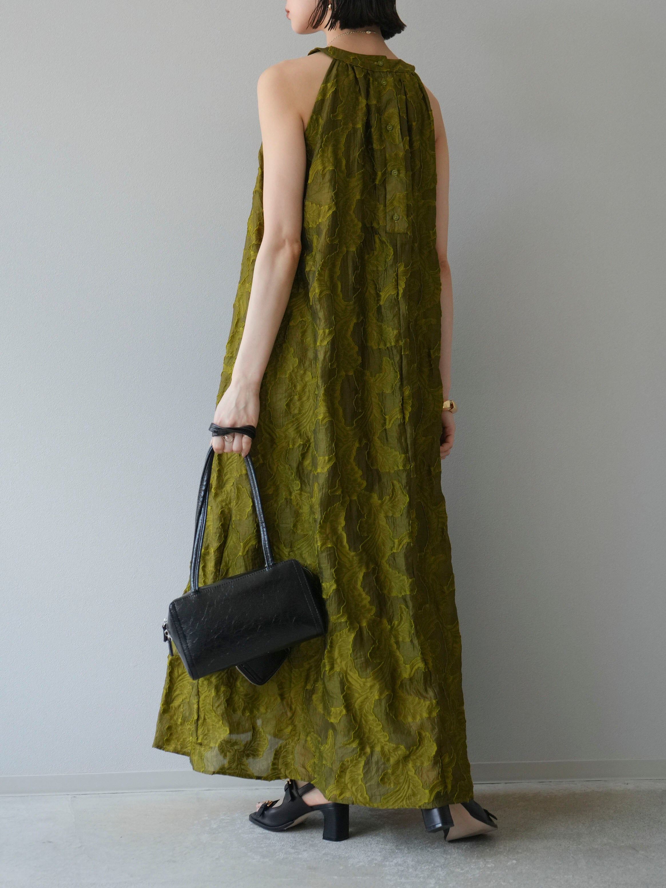 予約]ニュアンス柄ホルターネックシアーワンピース⁄グリーン – Lumier