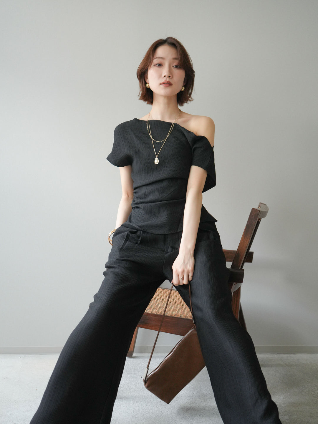 [予約]クレープアシンメトリーギャザートップス/black