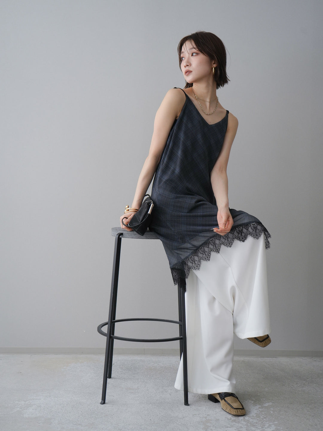 [予約]アシンメトリーチェック柄レースキャミソール/black