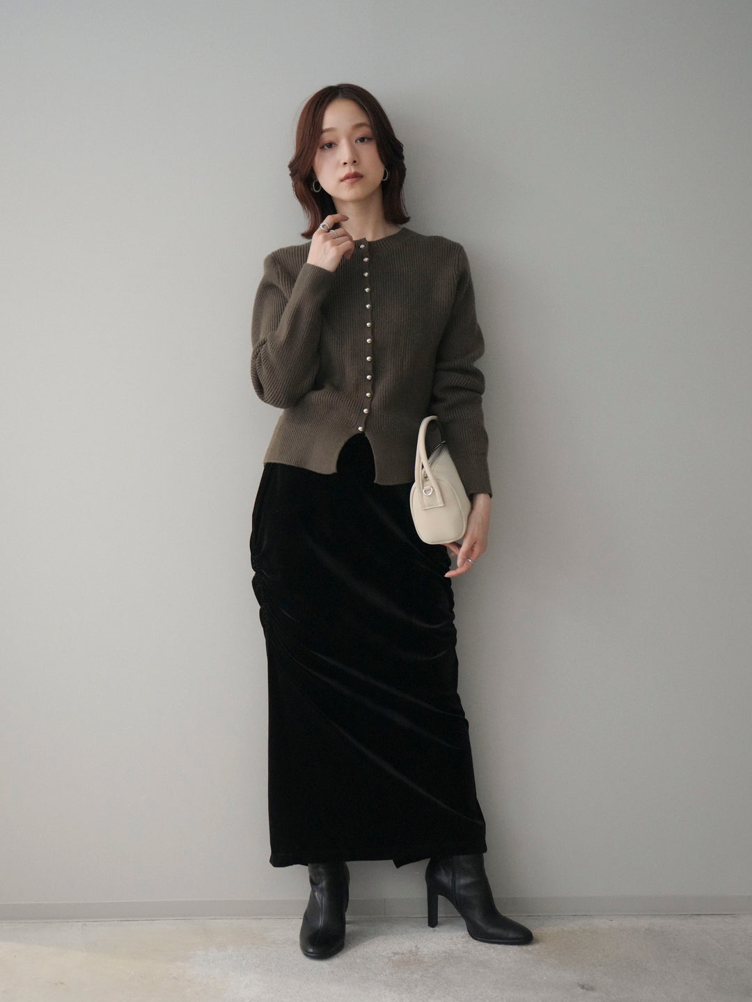 [SET]シルバーボタン畦編みニットカーディガン+ギャザーベロアスカート(2set)