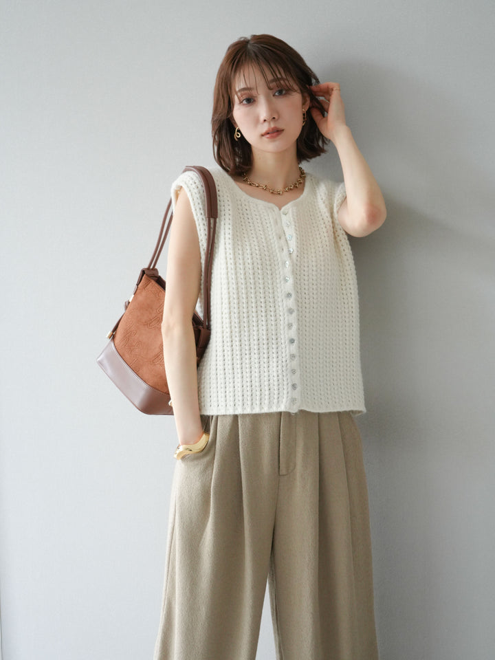 [予約]ランダムボタンニットベスト/アイボリー