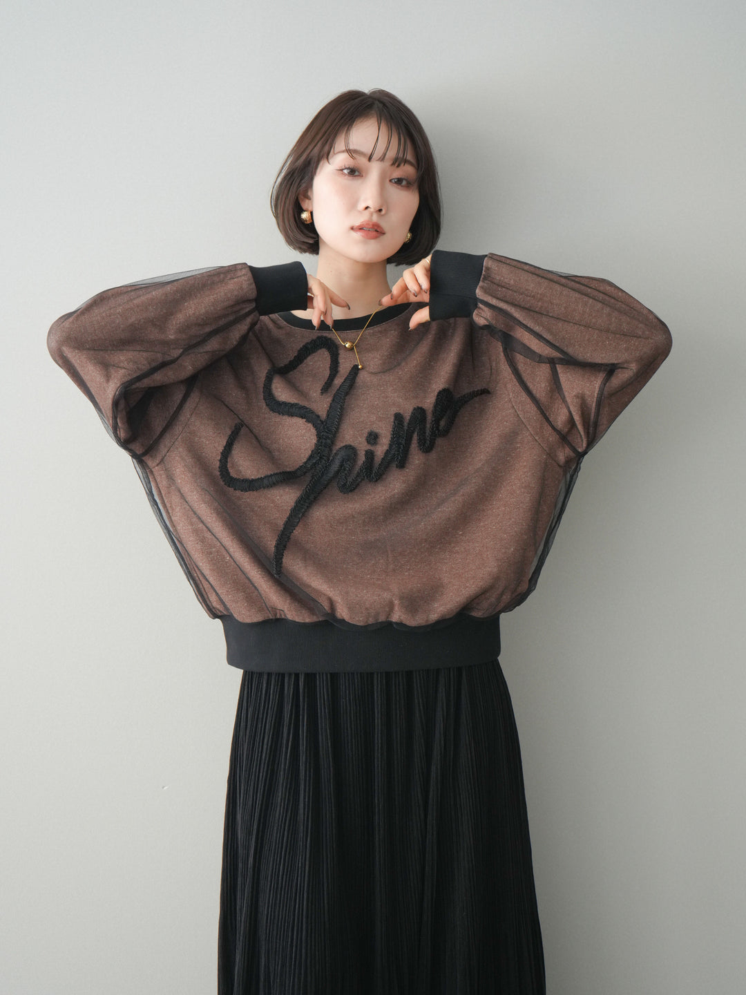 [予約]チュールレイヤードロゴスエットプルオーバー/brown