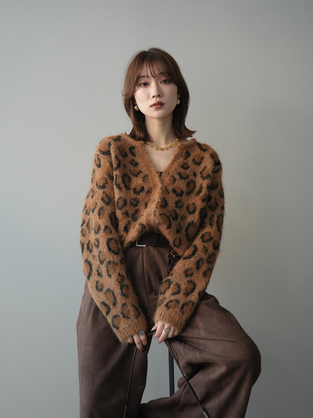 [SET]モヘアタッチレオパード柄ニットカーディガン+モチーフベルト付スエードタックワイドパンツ(2set)