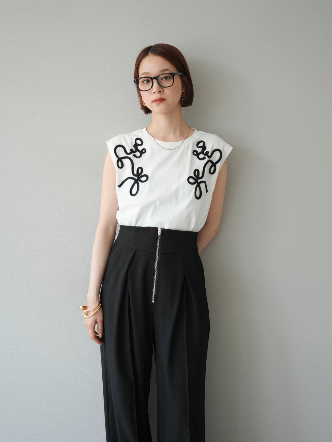 [SET]コード刺繍フレンチスリーブTシャツ+ジップタックワイドパンツ(2set)