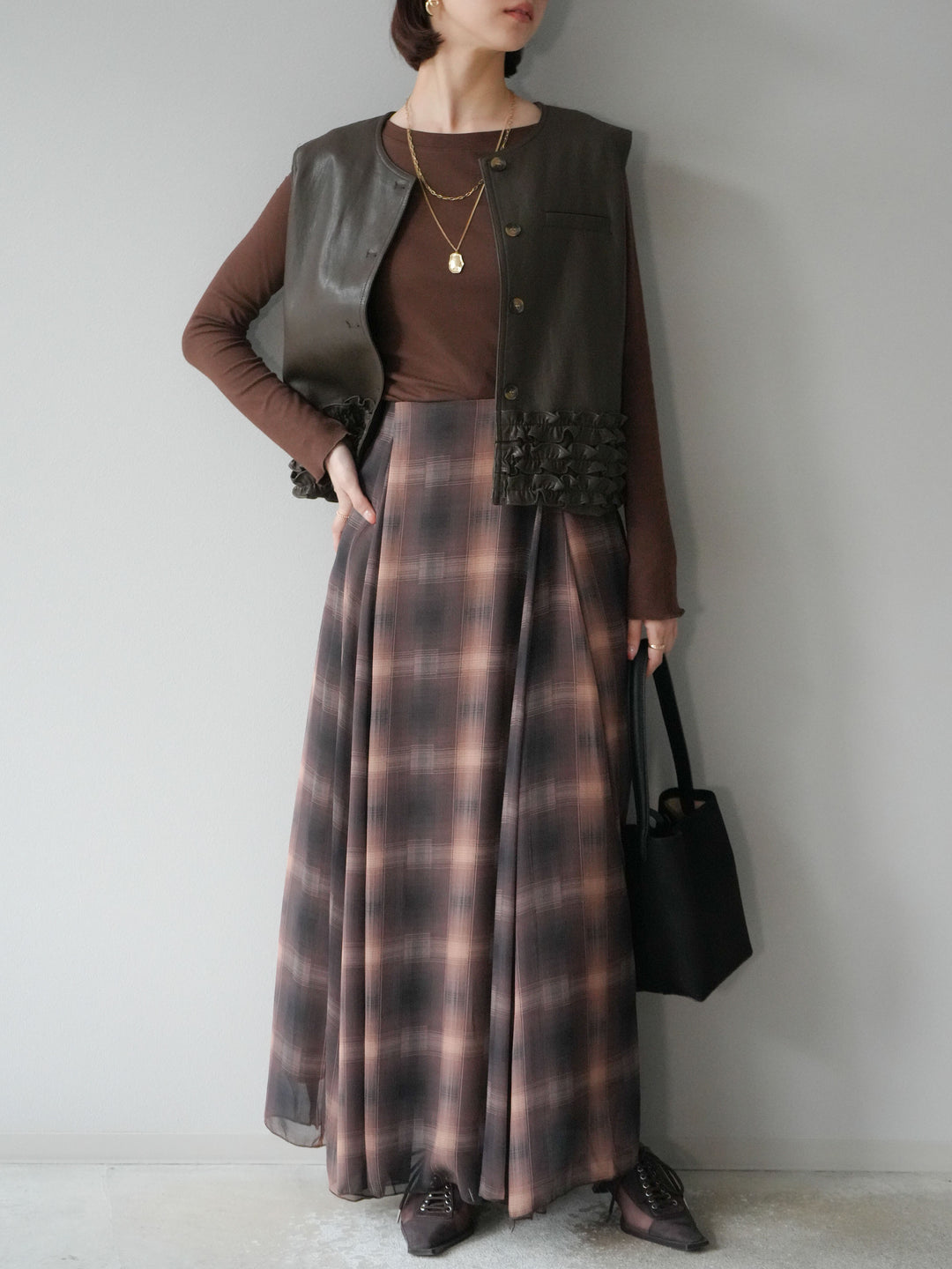 [予約]コンパクトフリルレザーベスト/ブラウン