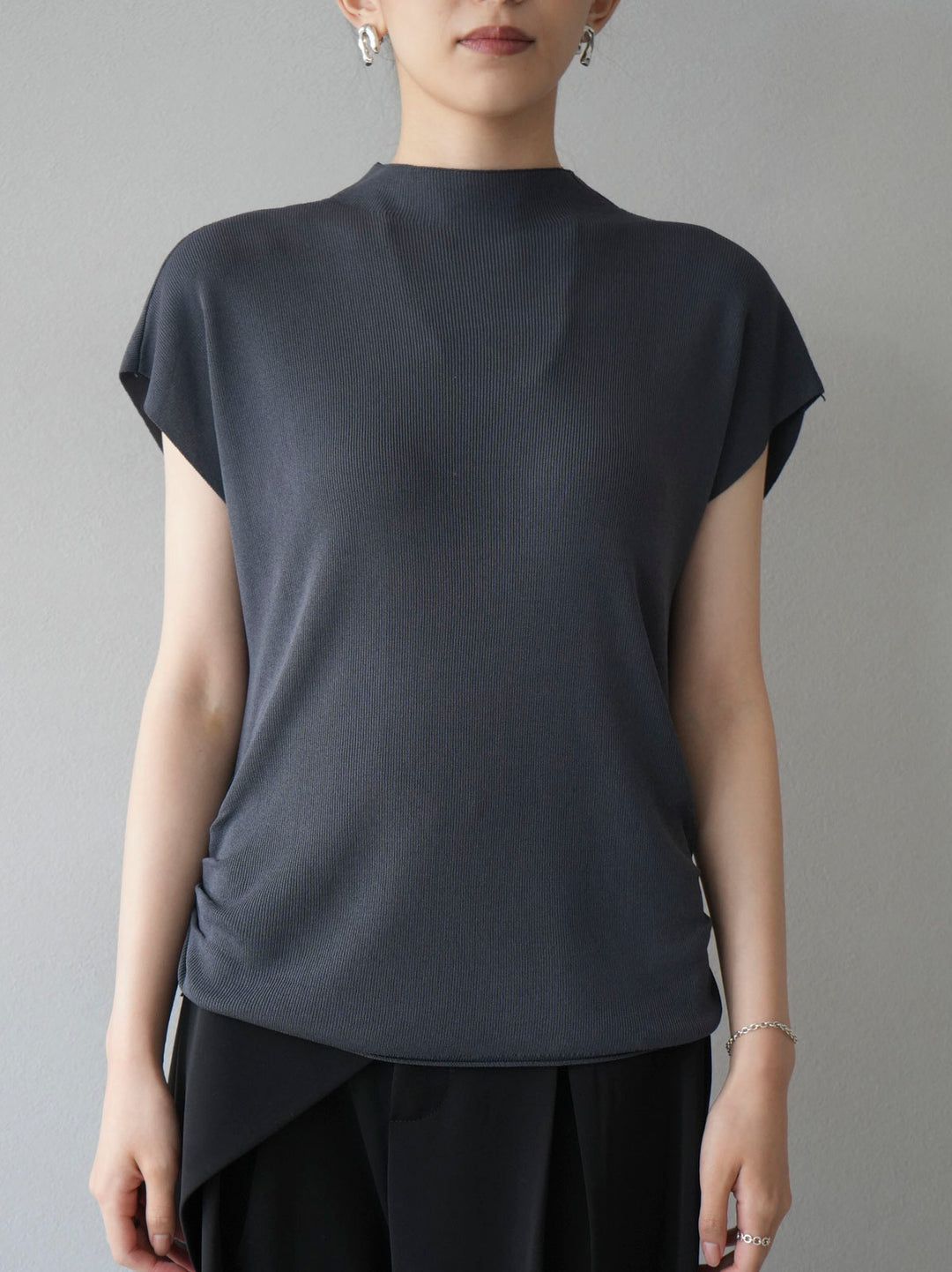 [Pre-order] Petite Neck Side Shirring Summer Knit Top/Gray