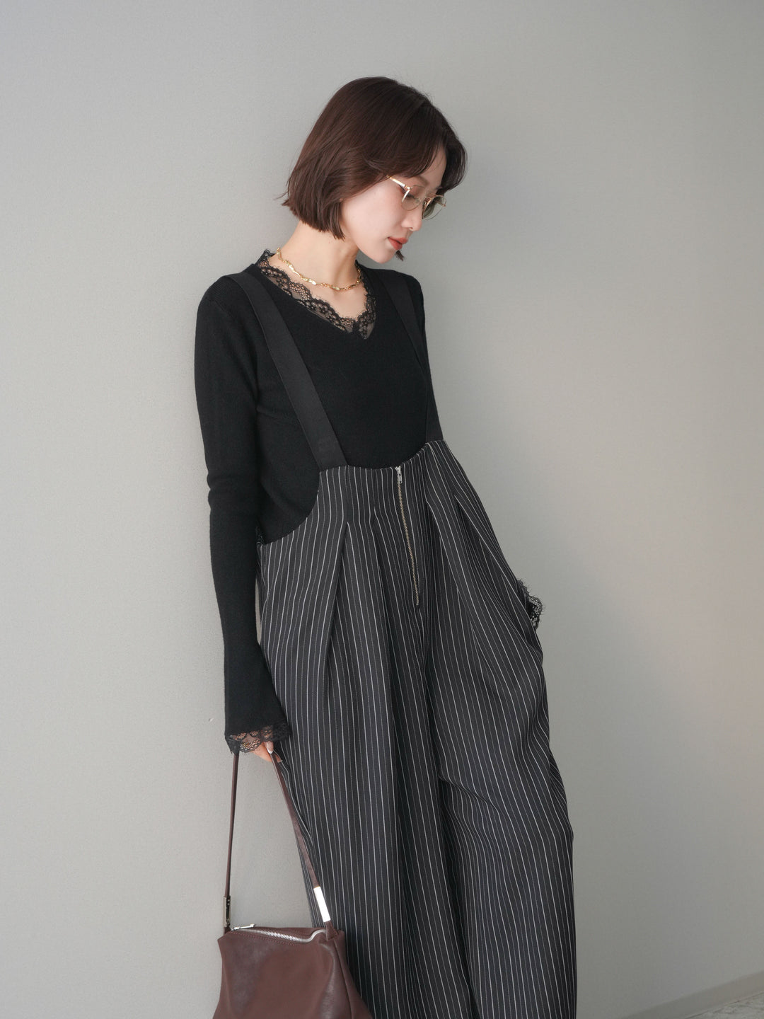 [予約]レースドッキングVネックニットトップス/black