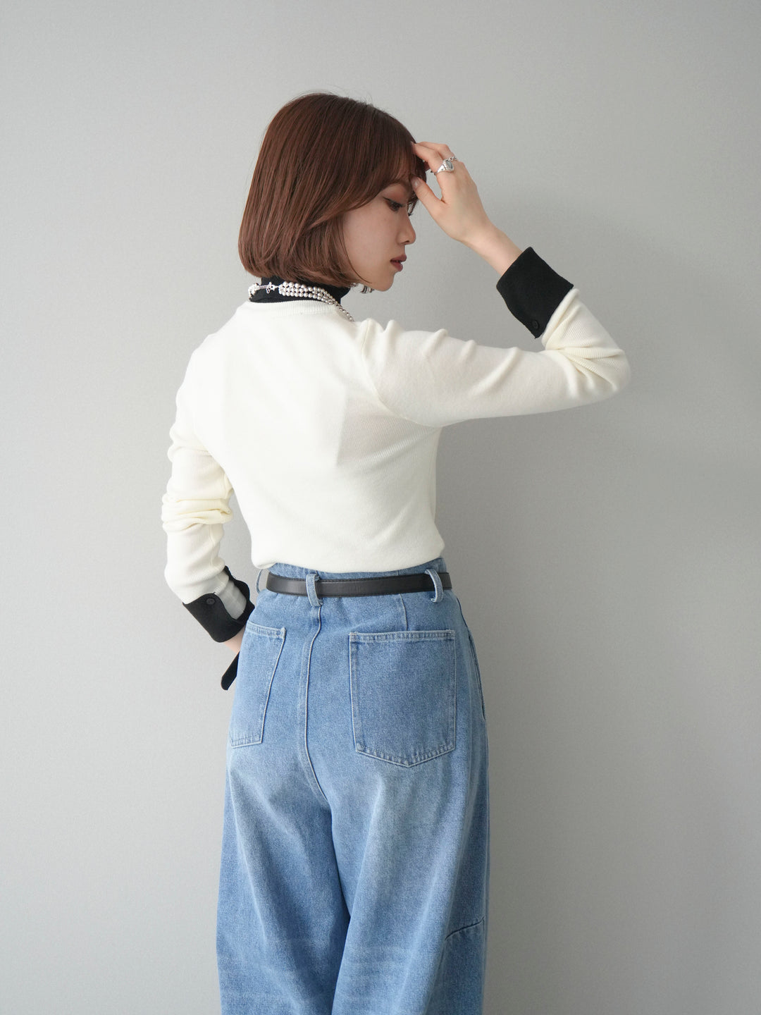 [予約]バイカラーレイヤードデザインタートルニットトップス/offwhite