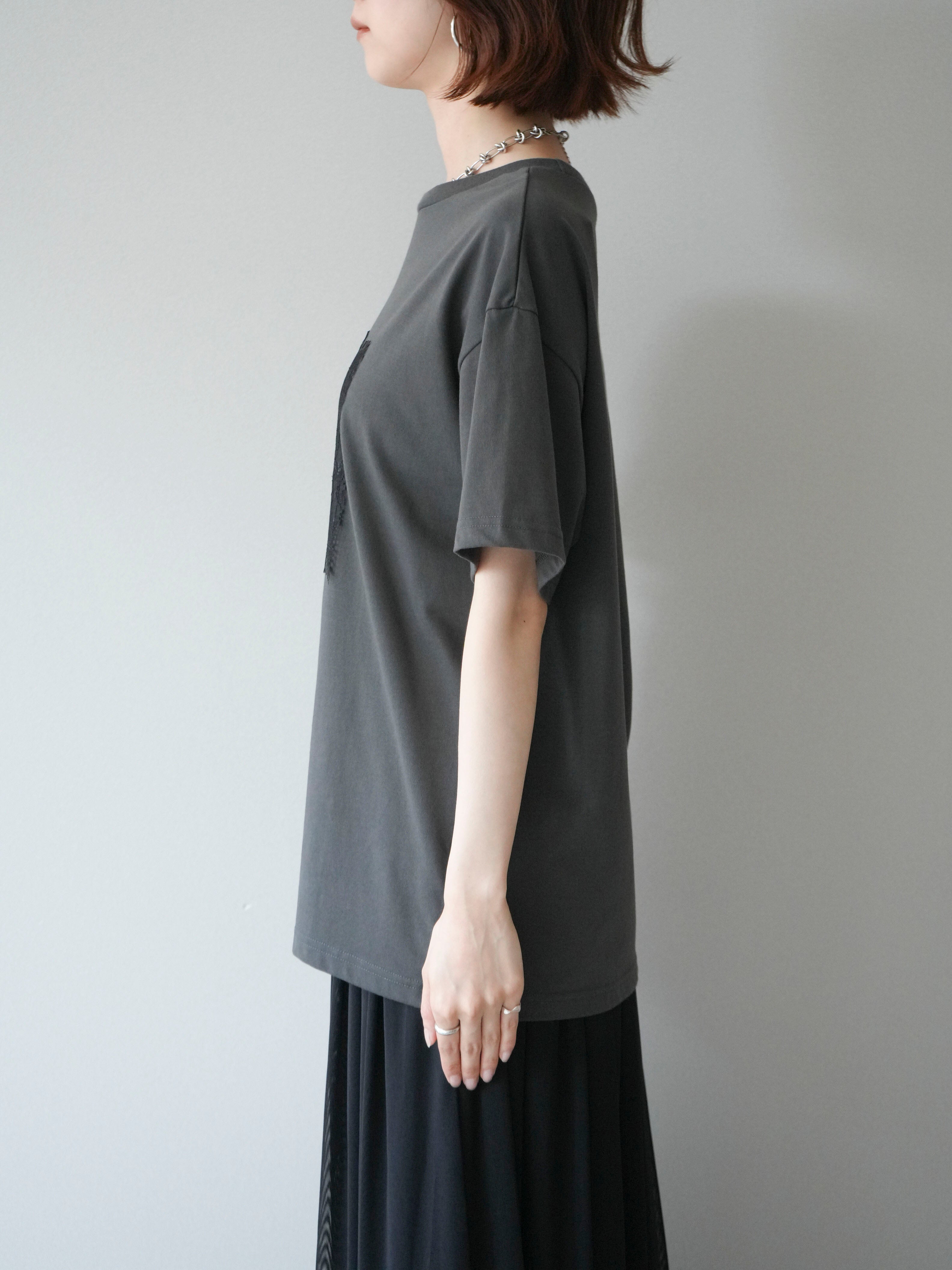 予約]レースコラージュロゴTシャツ/charcoal – Lumier