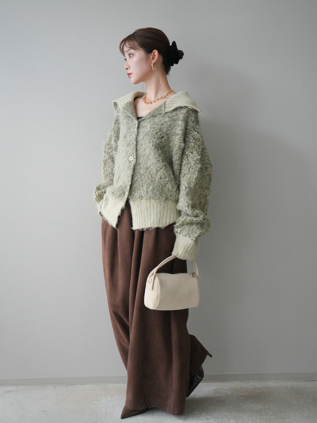 [予約]モチーフベルト付スエードタックワイドパンツ/brown