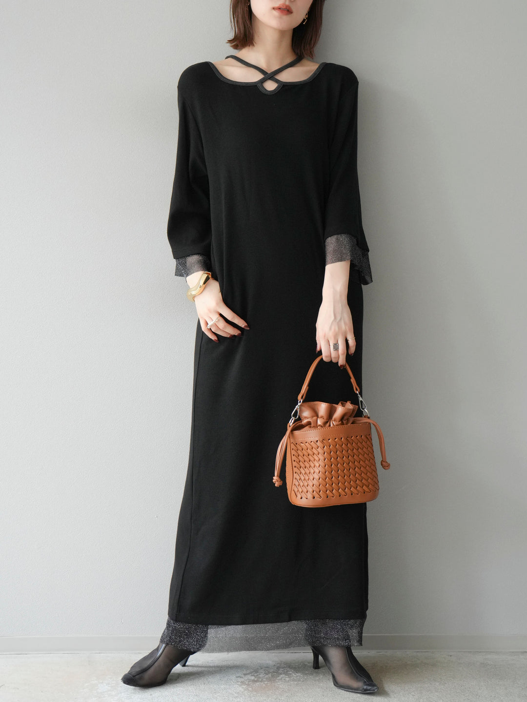 [予約]デザインネックラメシアー切替ニットワンピース/ブラック