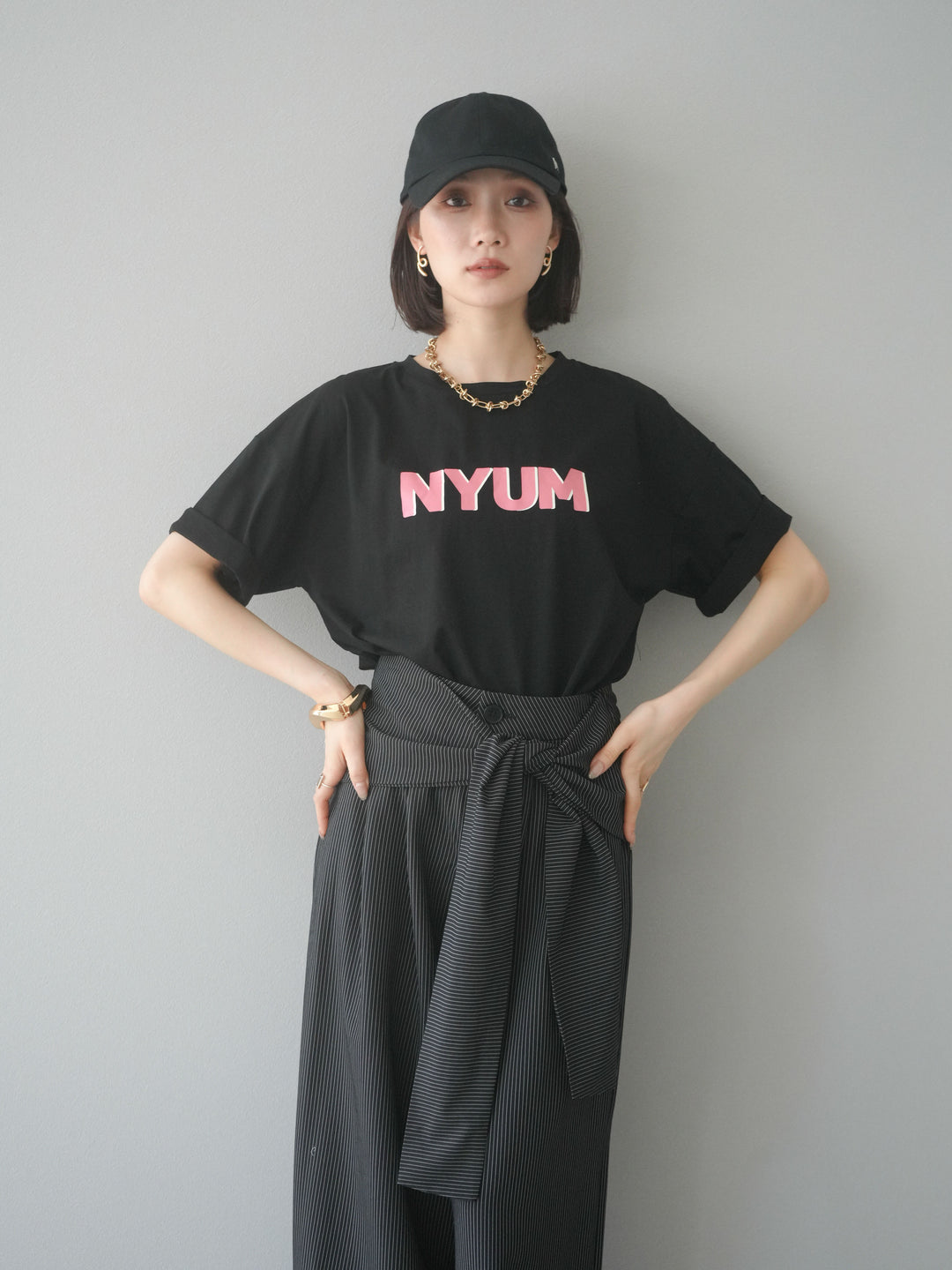 [預訂]“NYUM”標誌印花乾爽觸感棉質T卹/黑色