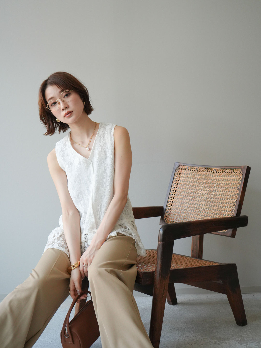 [予約]アシンメトリーレースプリーツベスト/white