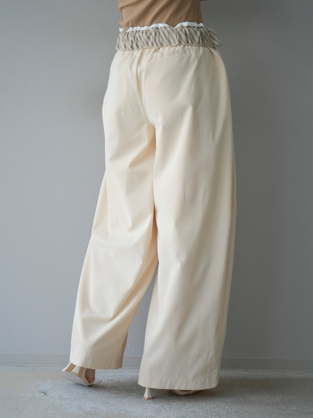 [予約]タックデザインワイドパンツ/アイボリー