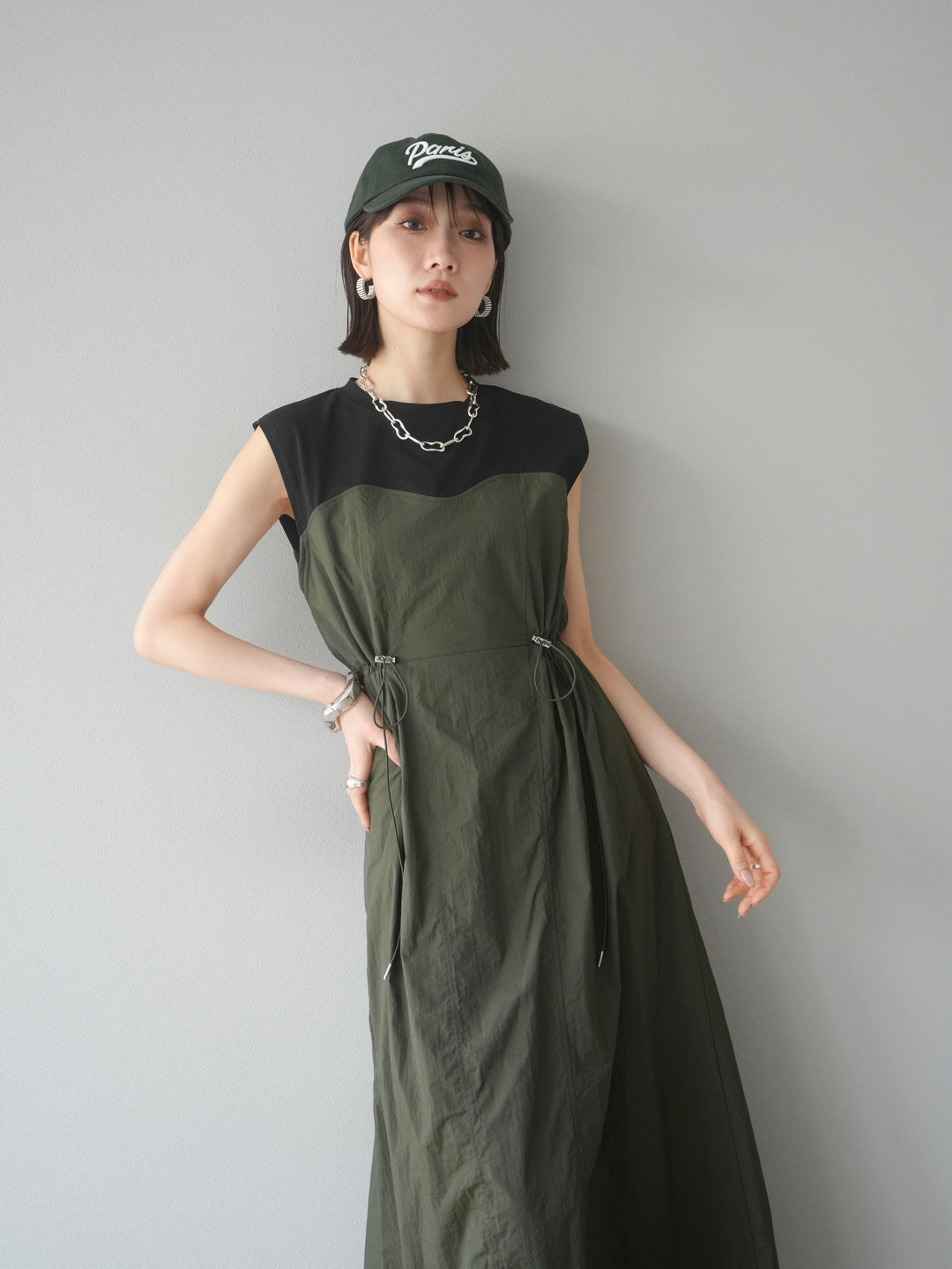 [SET] 剪裁對接尼龍洋裝 + 可選飾品套裝 (2 套)