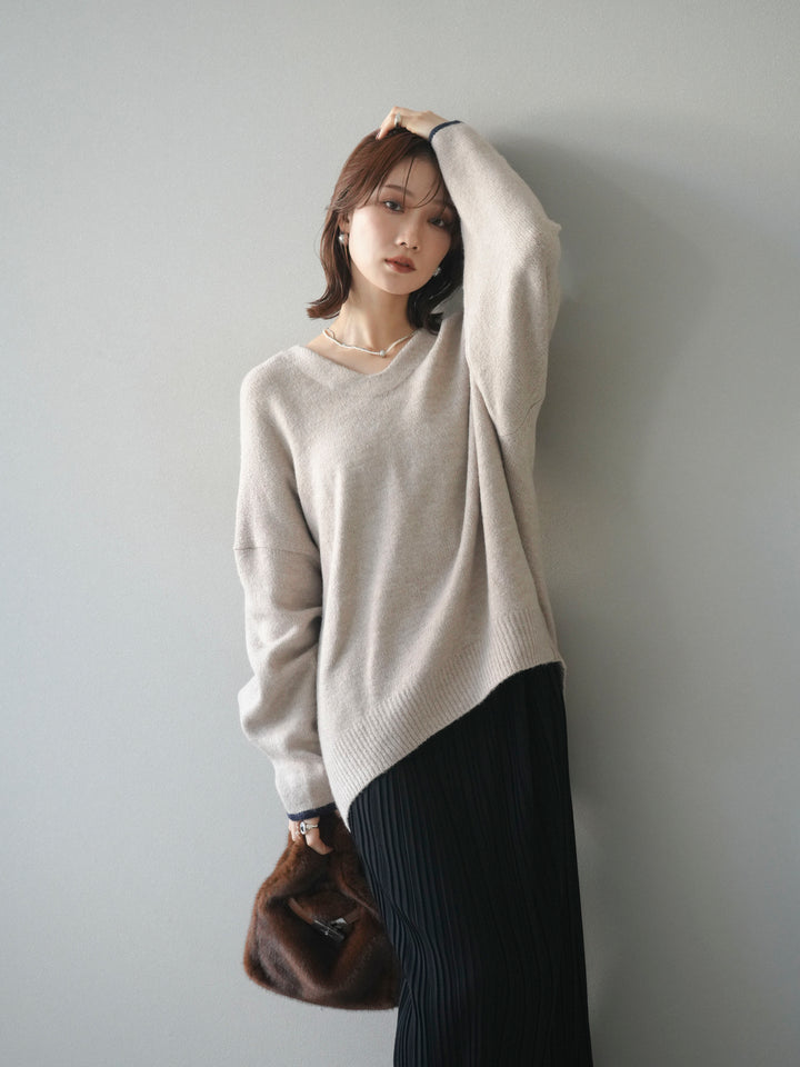 【預購】V領拼色袖針織套頭衫/米色