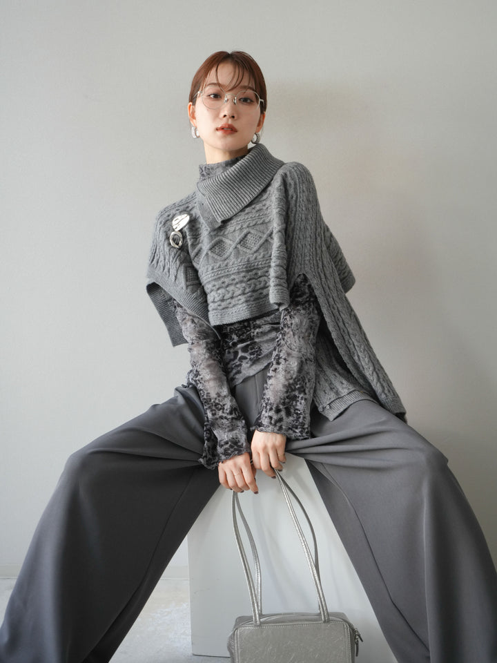 [予約]ケーブル編みニットケープ/グレー